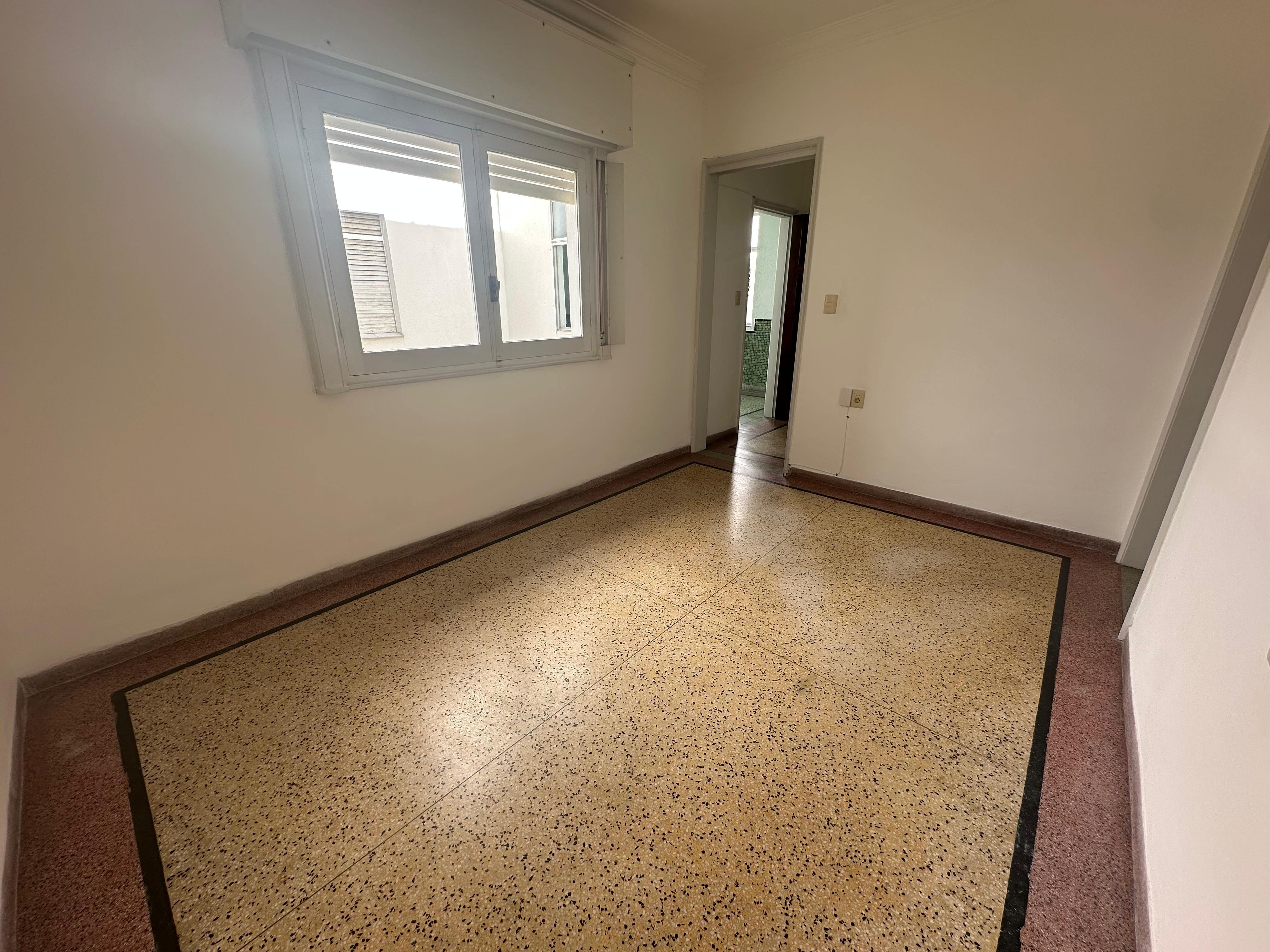 Alquiler Apto en Barrio Ciudad Vieja de 1 Dormitorio